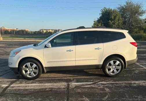 White 2012 Chevrolet Traverse LTZ
