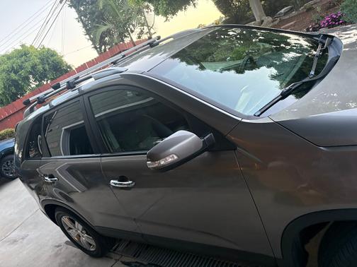 Silver 2013 Kia Sorento EX