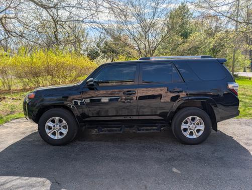 Black 2024 Toyota 4Runner SR5 Premium