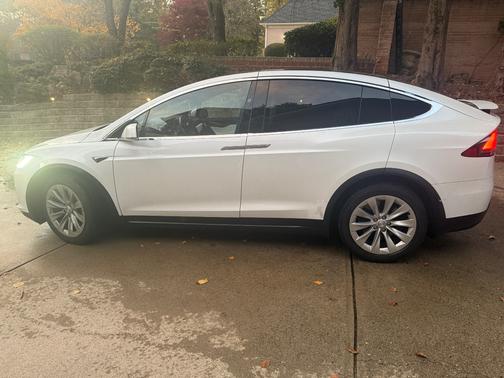 2018 Tesla Model X 75D