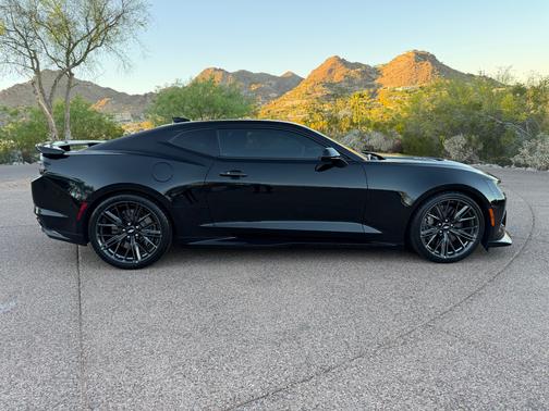 Black 2019 Chevrolet Camaro ZL1