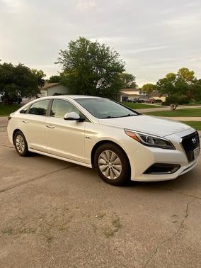 2016 Hyundai SONATA Hybrid SE