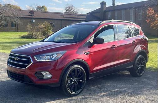 Red 2017 Ford Escape SE