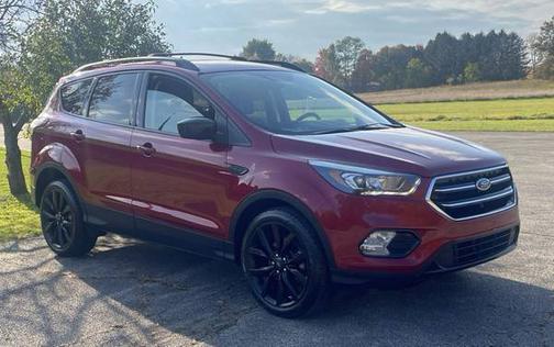 Red 2017 Ford Escape SE