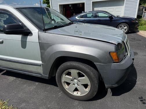 Silver 2007 Jeep Grand Cherokee Laredo