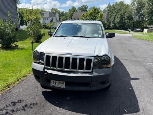 Silver 2007 Jeep Grand Cherokee Laredo