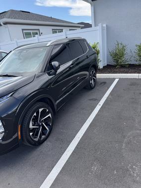 Black 2022 Mitsubishi Outlander SEL