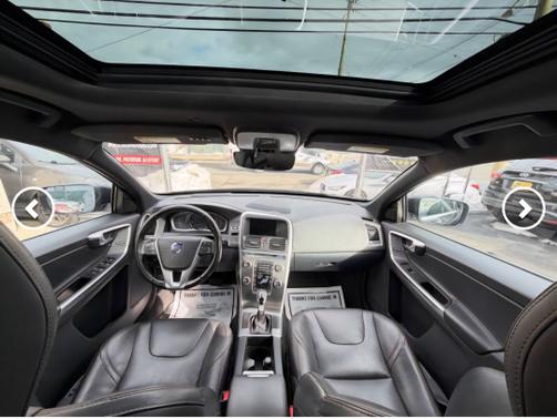 Black 2016 Volvo XC60 T6 Platinum