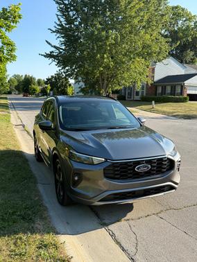 Gray 2023 Ford Escape ST-Line Select