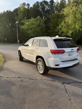White 2018 Jeep Grand Cherokee Summit