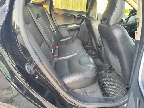 2010 Volvo XC60 T6