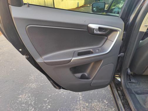 2010 Volvo XC60 T6