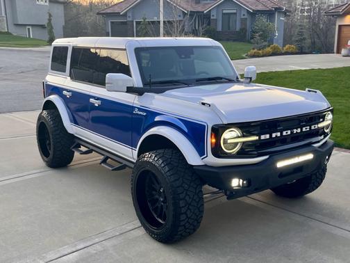 2024 Ford Bronco Outer Banks