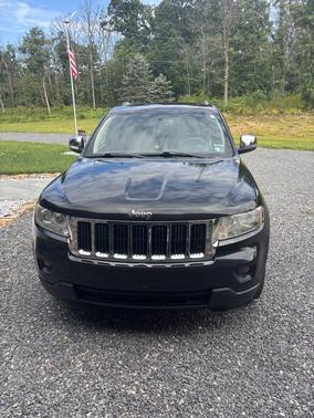 Black 2012 Jeep Grand Cherokee Laredo