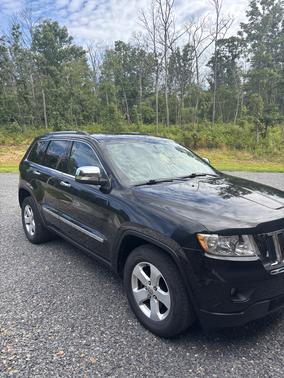 Black 2012 Jeep Grand Cherokee Laredo
