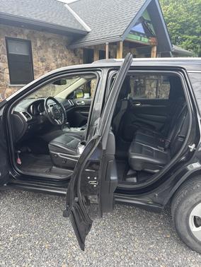 Black 2012 Jeep Grand Cherokee Laredo