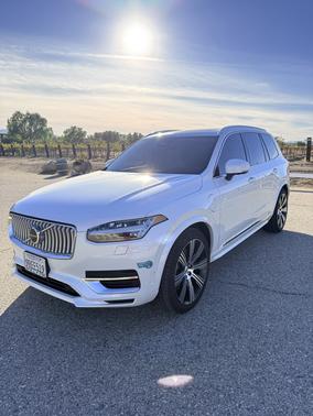 2025 Volvo XC90 Plug-In Hybrid T8 AWD Ultra 6-Seater