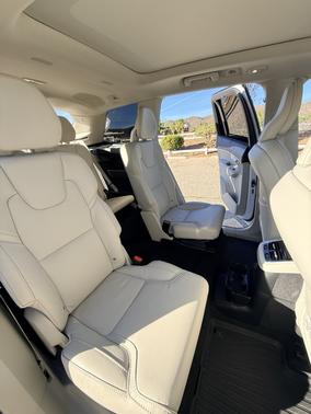 2025 Volvo XC90 Plug-In Hybrid T8 AWD Ultra 6-Seater