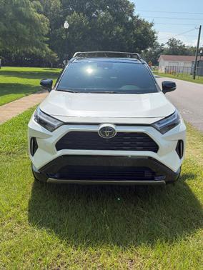 White 2022 Toyota RAV4 Hybrid XSE
