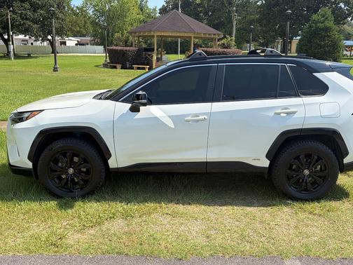 White 2022 Toyota RAV4 Hybrid XSE