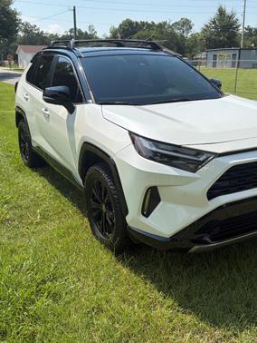 White 2022 Toyota RAV4 Hybrid XSE