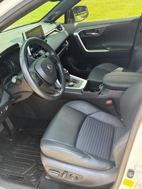 White 2022 Toyota RAV4 Hybrid XSE