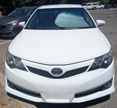 White 2012 Toyota Camry SE
