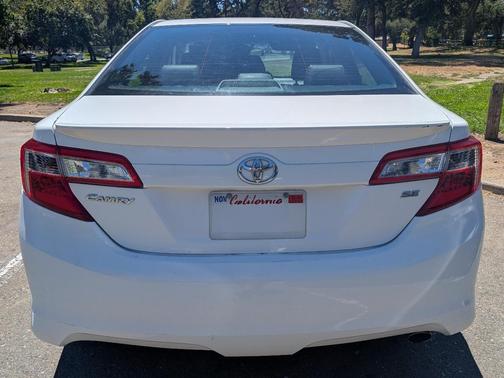 White 2012 Toyota Camry SE