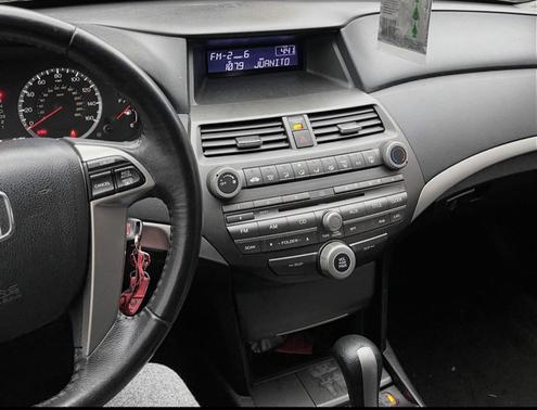 Silver 2011 Honda Accord SE