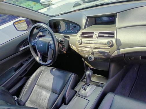 Silver 2011 Honda Accord SE