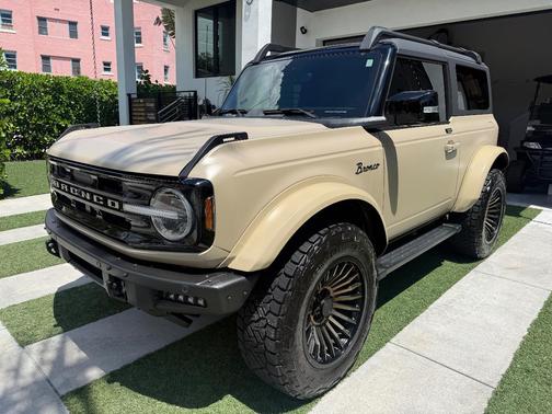 Black 2023 Ford Bronco Outer Banks