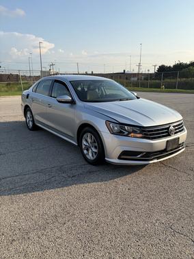 Silver 2017 Volkswagen Passat 1.8T S