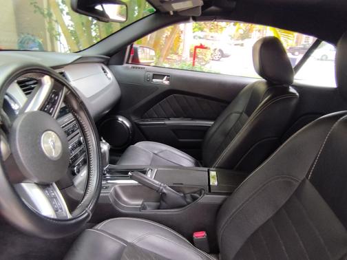 2011 Ford Mustang V6