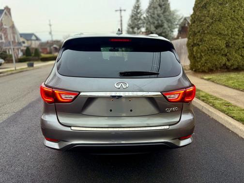 2016 INFINITI QX60 Base