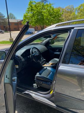 Gray 2005 Volvo XC90 2.5T