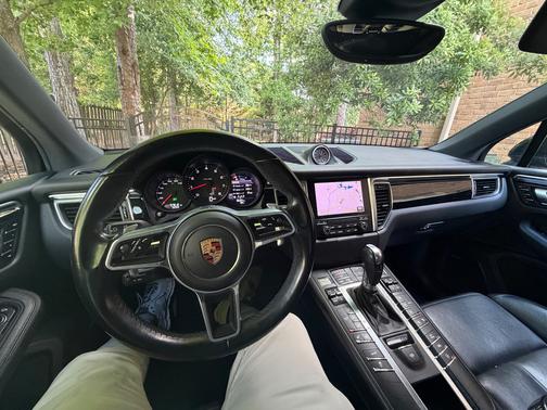Black 2017 Porsche Macan Macan