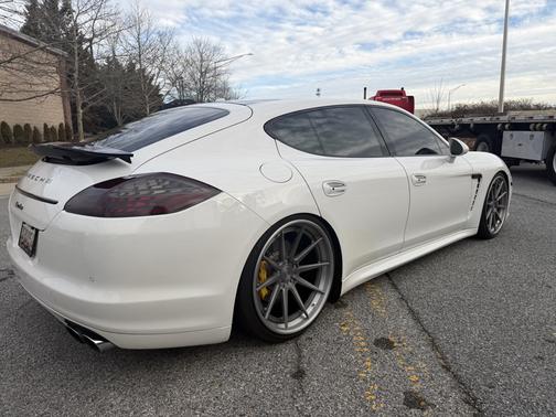 2012 Porsche Panamera Panamera Turbo