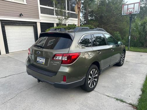 Green 2016 Subaru Outback 3.6R Limited