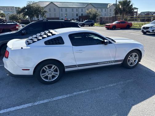 2011 Ford Mustang V6