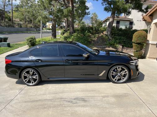Photo 2 of 9 of 2019 BMW M550 i xDrive