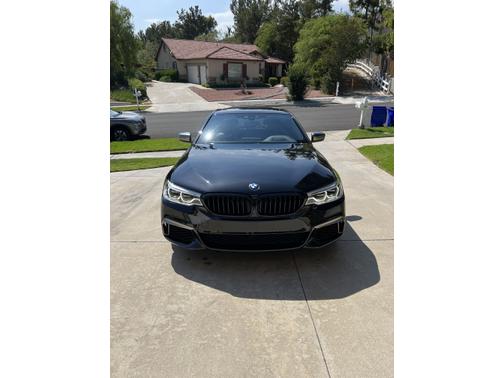 Photo 3 of 9 of 2019 BMW M550 i xDrive