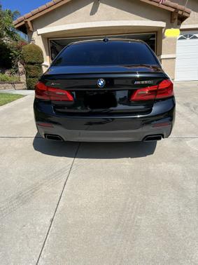 Photo 4 of 9 of 2019 BMW M550 i xDrive