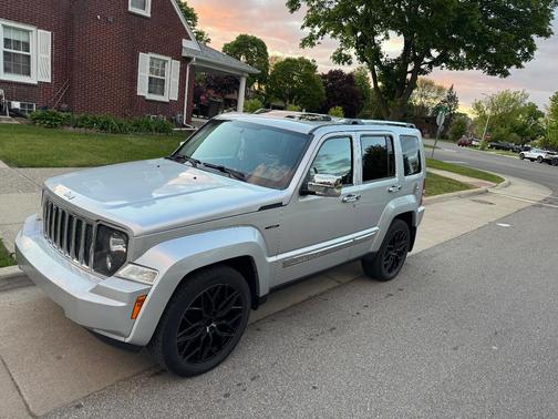 Silver 2012 Jeep Liberty Jet
