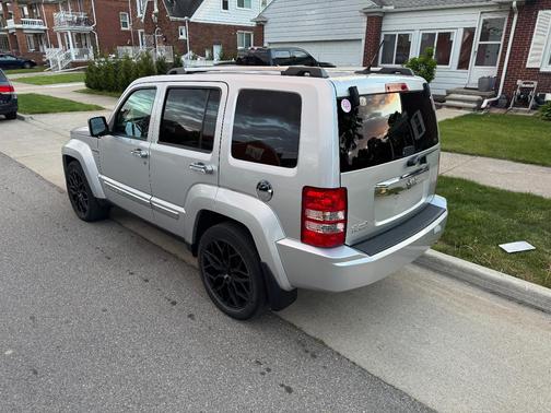 Silver 2012 Jeep Liberty Jet