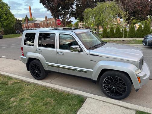 Silver 2012 Jeep Liberty Jet