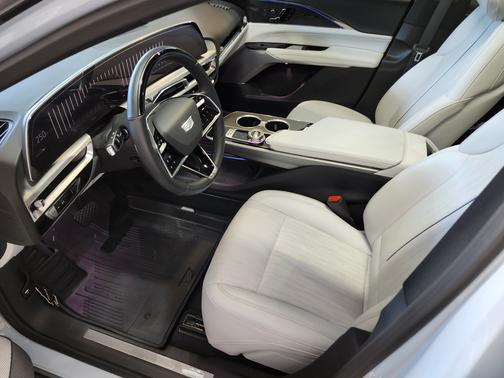 2024 Cadillac LYRIQ Sport