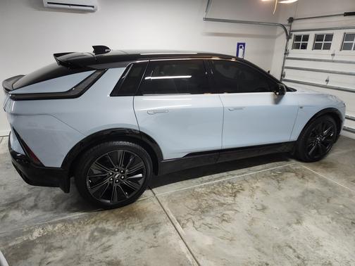 2024 Cadillac LYRIQ Sport