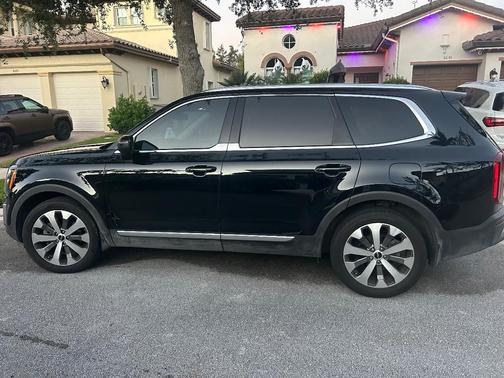 Black 2022 Kia Telluride EX