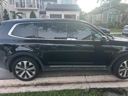 Black 2022 Kia Telluride EX