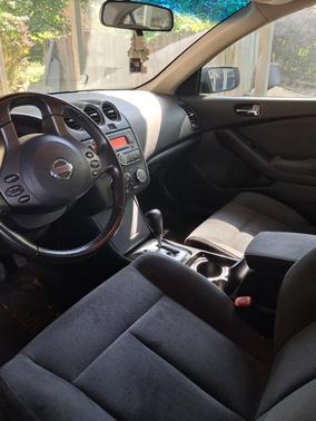 Black 2010 Nissan Altima 2.5 S